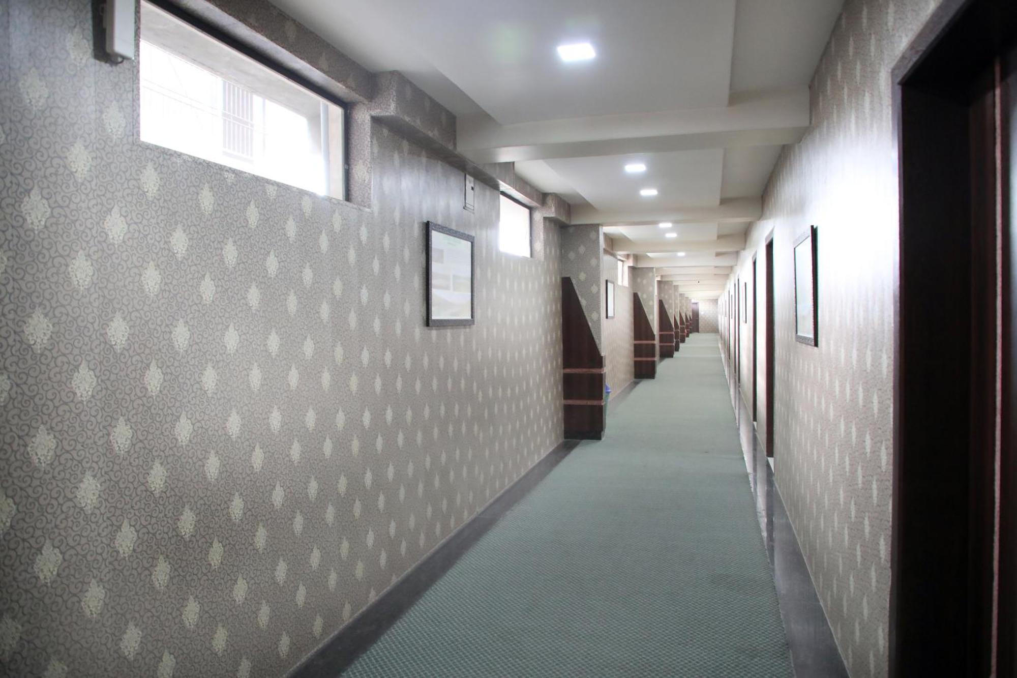 Hotel Pearls Аурангабад Екстериор снимка