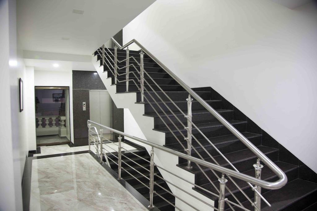 Hotel Pearls Аурангабад Екстериор снимка