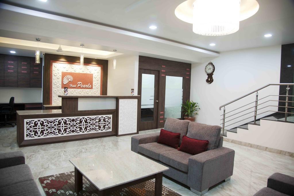 Hotel Pearls Аурангабад Екстериор снимка